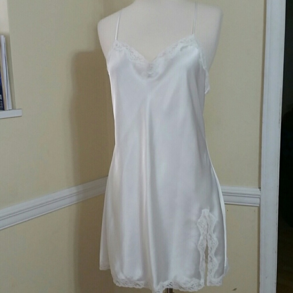 Victoria's Secret Nightie White W/lace M